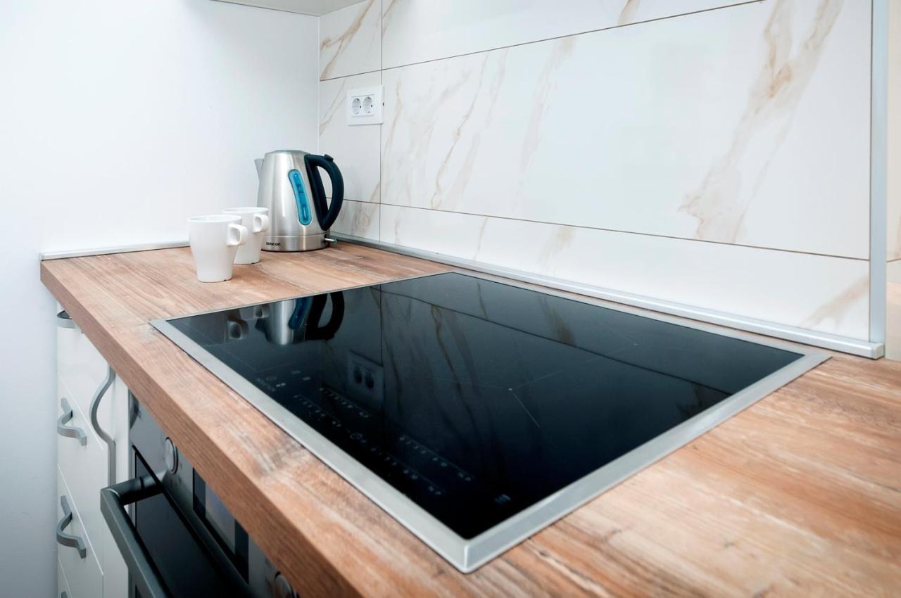 Otto Apartment With Sea View And Parking 로비니 외부 사진