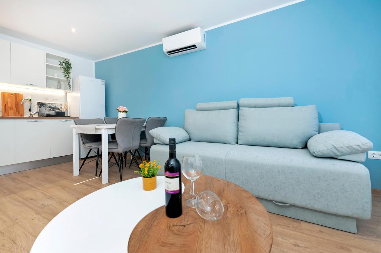 Otto Apartment With Sea View And Parking 로비니 외부 사진